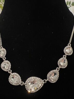 NWT Authentic Givenchy
Silver-Tone Stone & Crystal Pear Halo Collar necklace